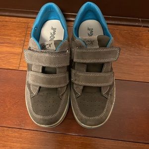 RCX boys sneakers